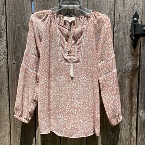 Two by Vince Camuto beautiful blouse